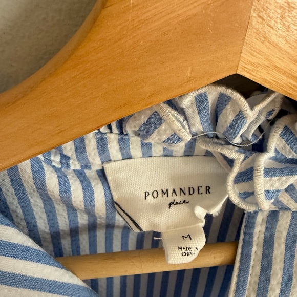 Tuckernuck Pomander Place Blue Stripe Selena Blouse size M - Picture 2 of 4
